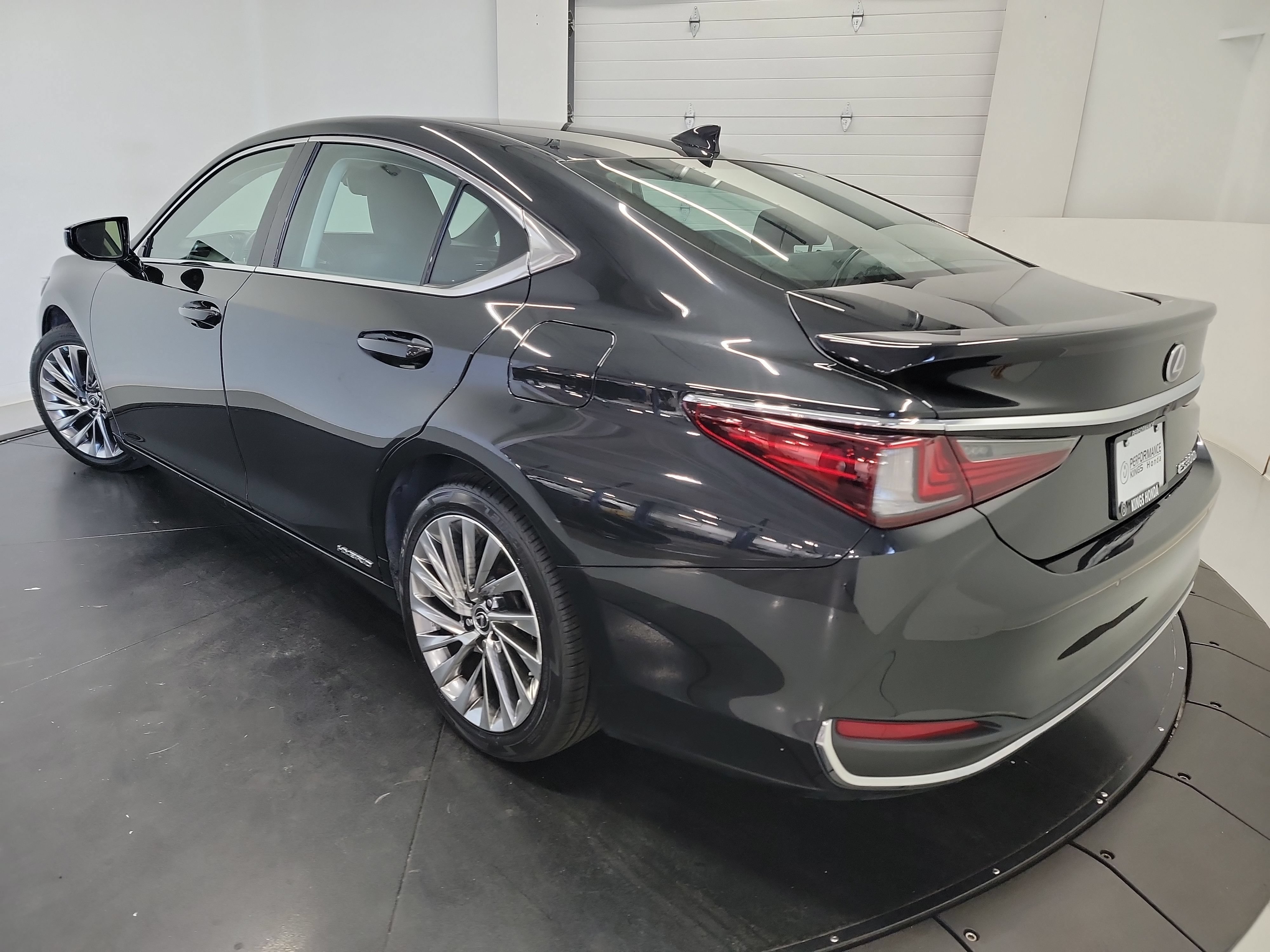 Used 2021 Lexus ES 300h w/ Accessory Package 2 FWD image 6