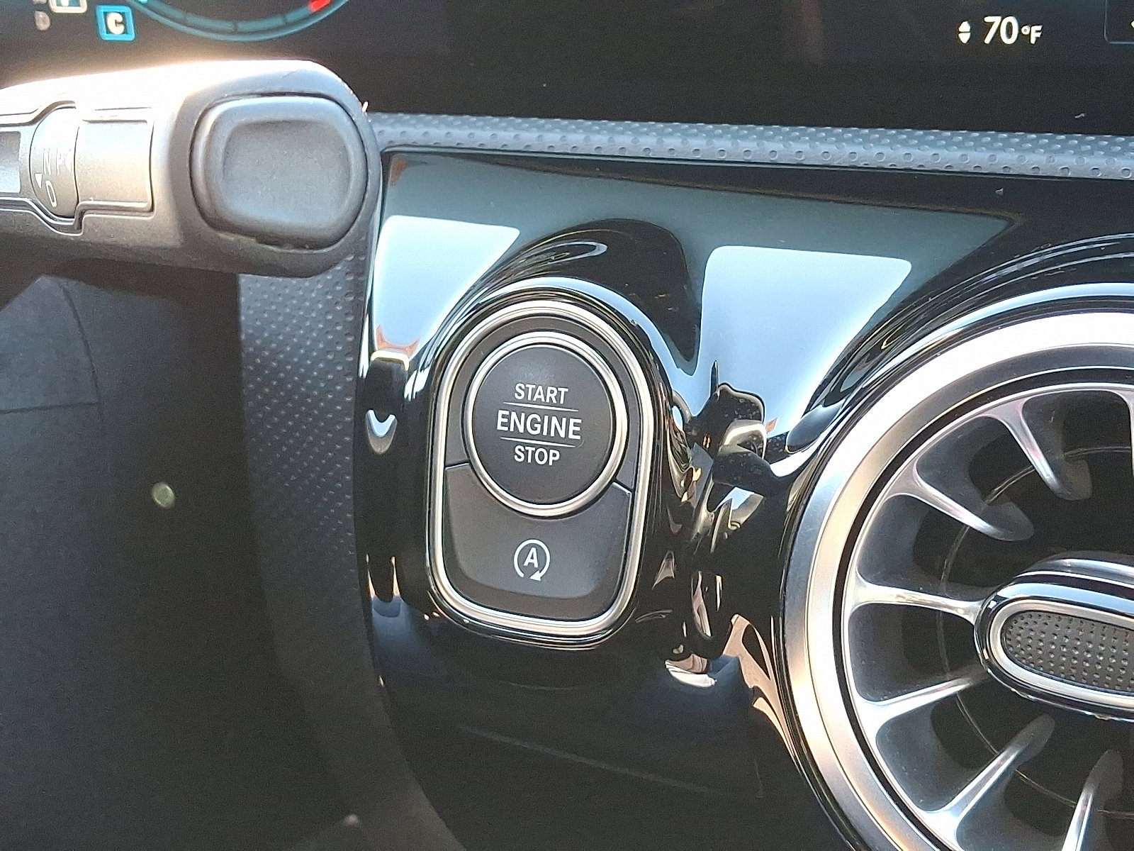 Used 2023 Mercedes-Benz CLA 250 4MATIC image 25