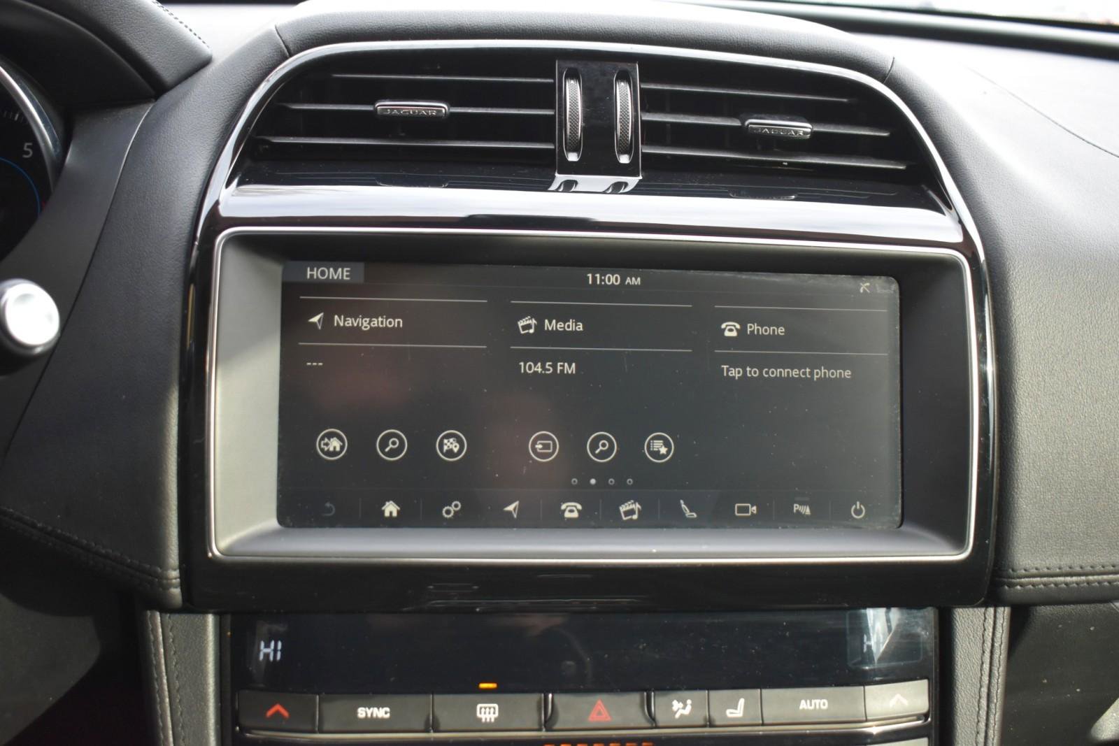 Used 2019 Jaguar F-PACE Prestige image 19