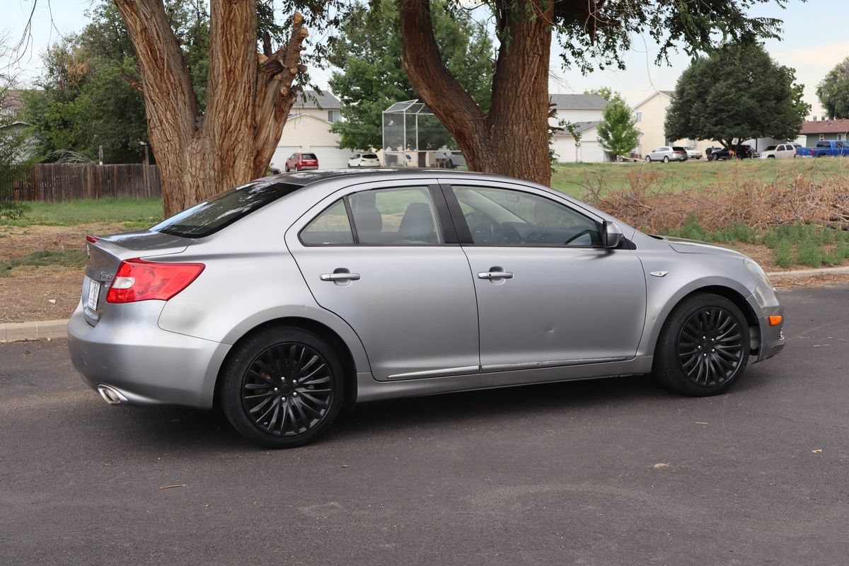 Used 2011 Suzuki Kizashi SE AWD/4WD image 4