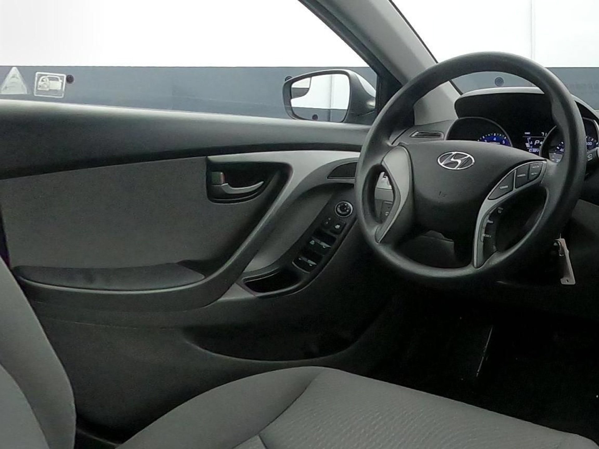 Used 2015 Hyundai Elantra SE FWD image 23