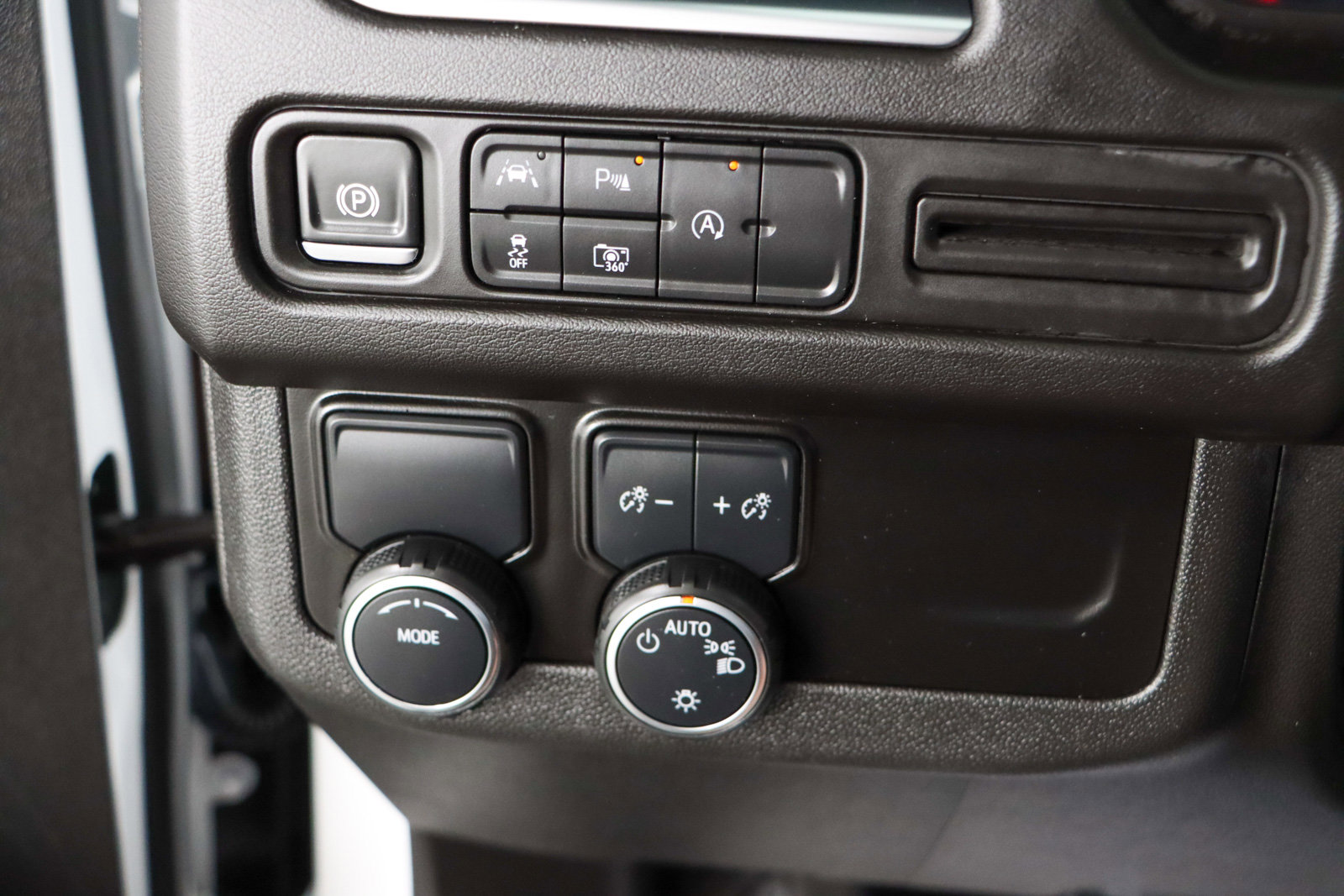 Used 2024 Chevrolet Tahoe RST w/ Luxury Package image 23