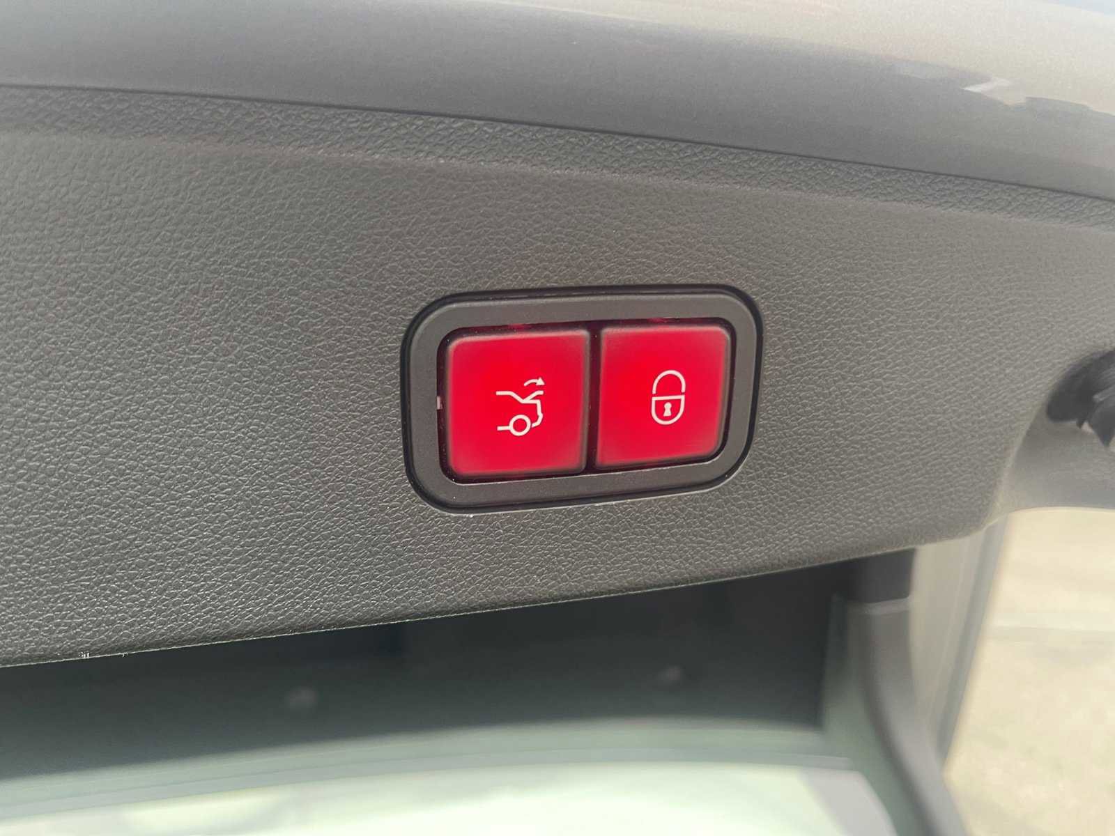 Used 2015 Mercedes-Benz E 350 Sedan image 11