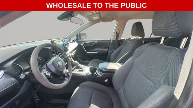 Used 2020 Toyota RAV4 LE image 11