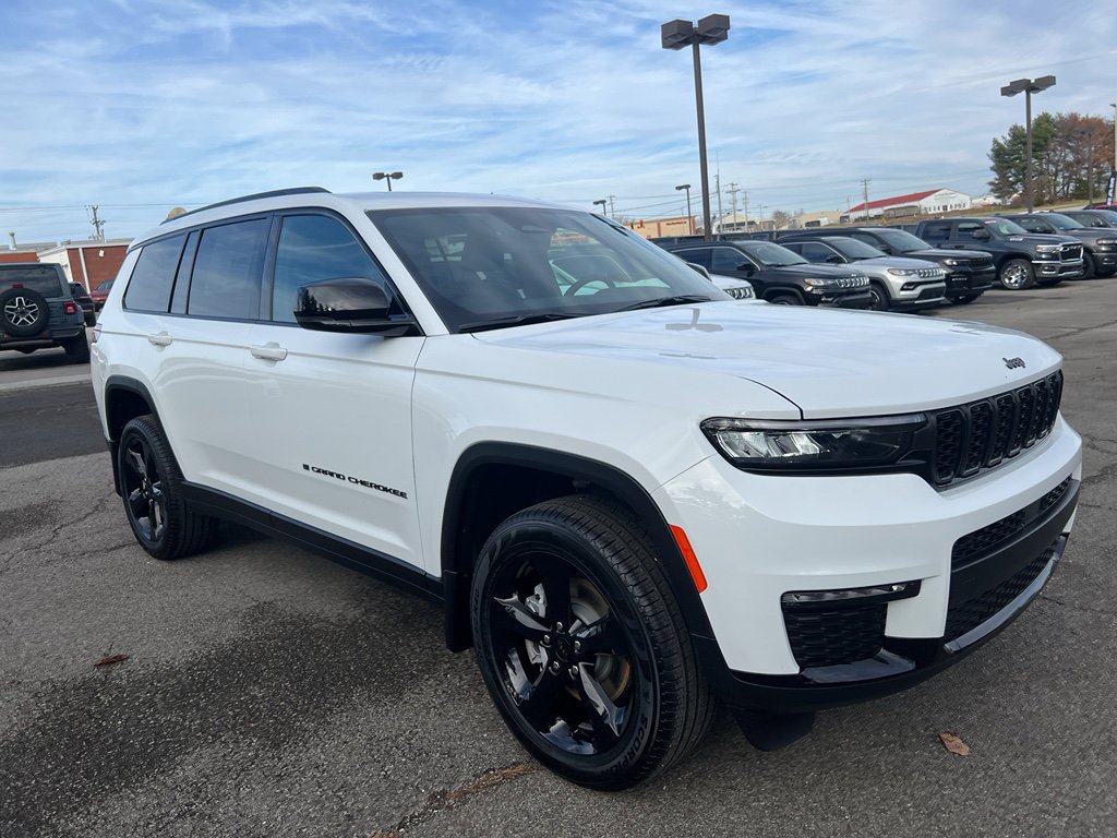 New 2025 Jeep Grand Cherokee L Limited w/ Black Appearance Package image 3