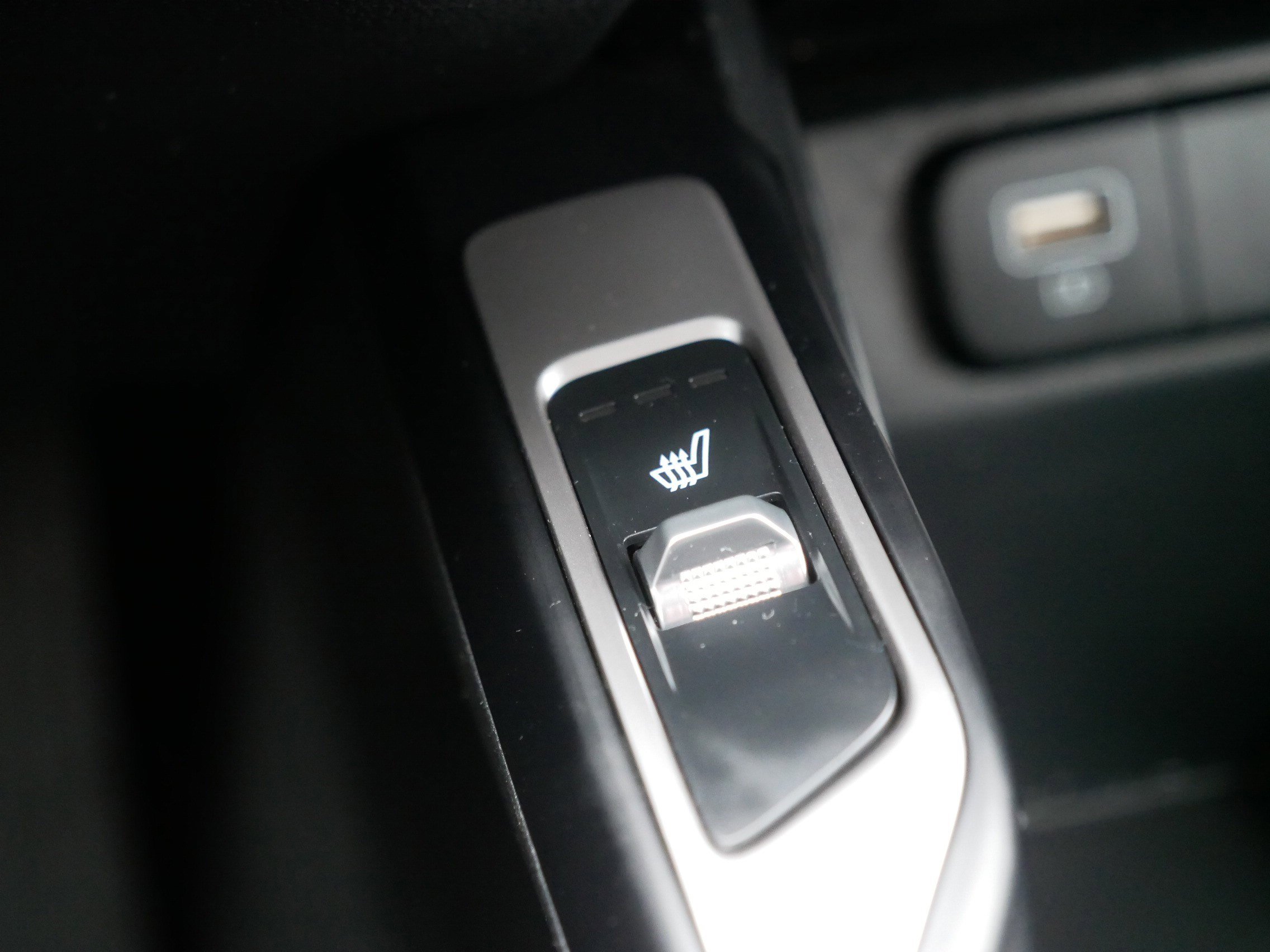 Certified 2022 Kia Sorento S image 32