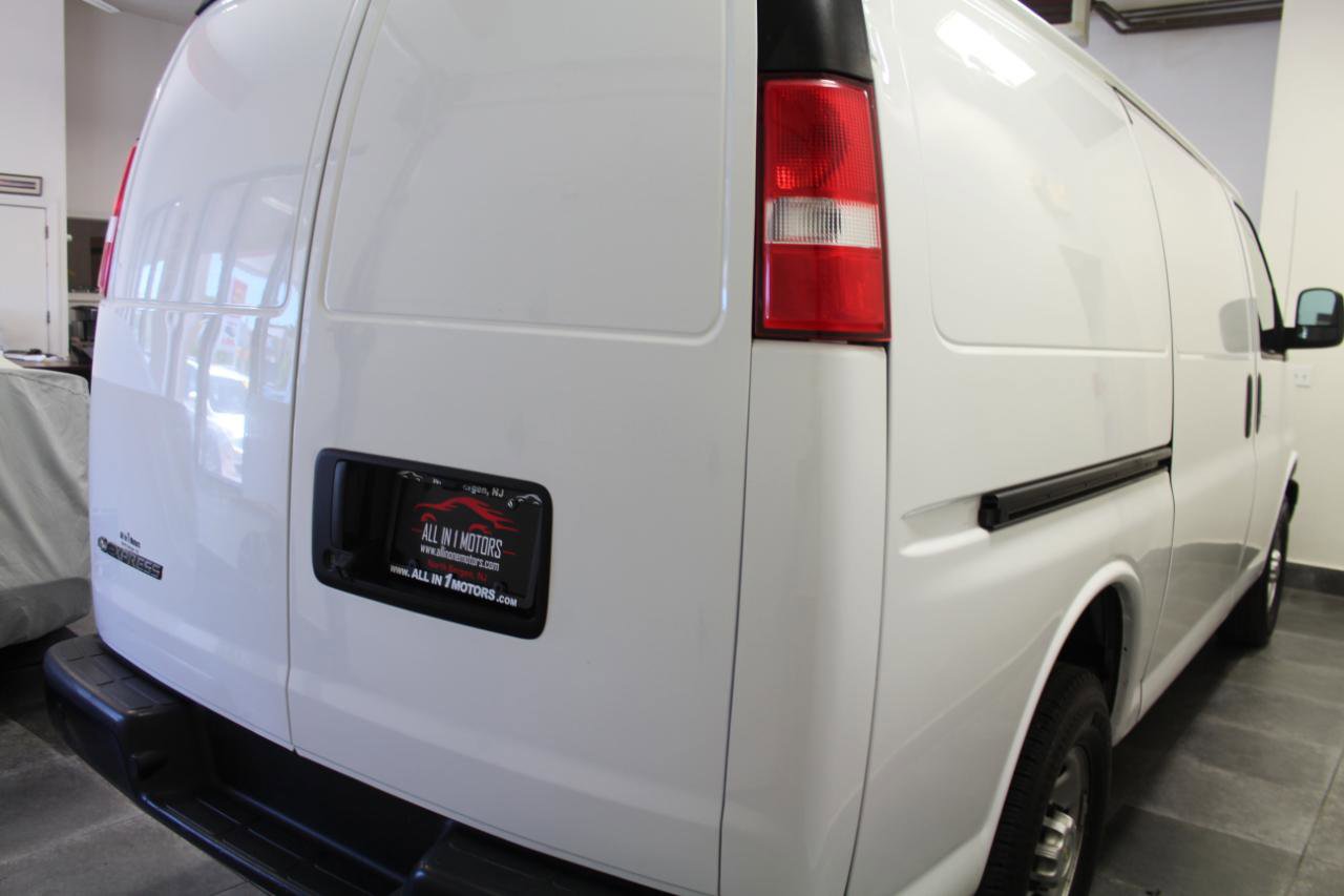 Used 2020 Chevrolet Express 2500 RWD image 7