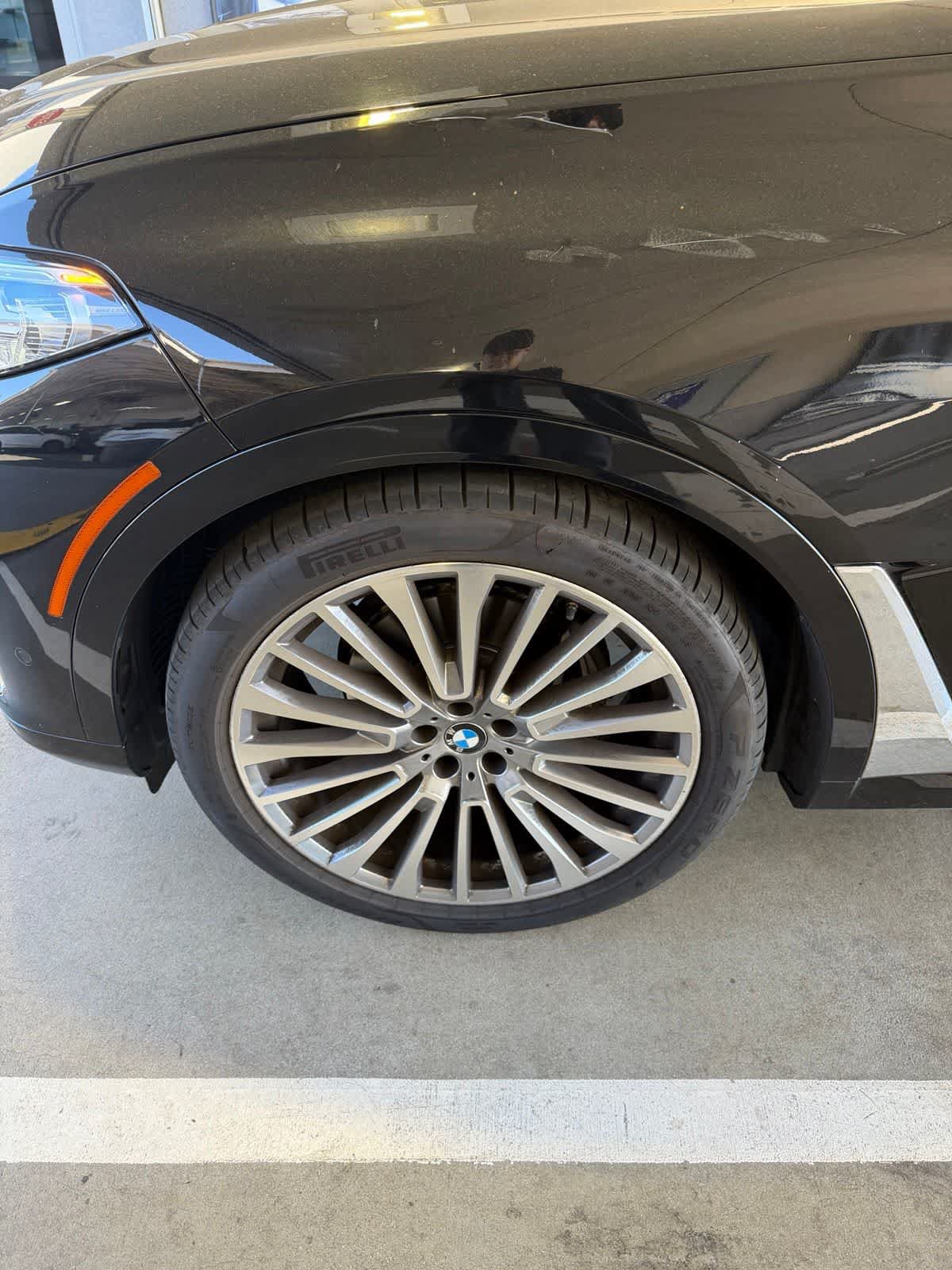 Used 2022 BMW X7 xDrive40i w/ Parking Assistance Package AWD/4WD image 9
