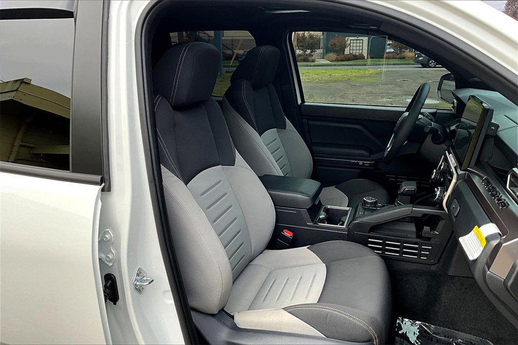 Used 2025 Toyota Tacoma TRD Off-Road image 9