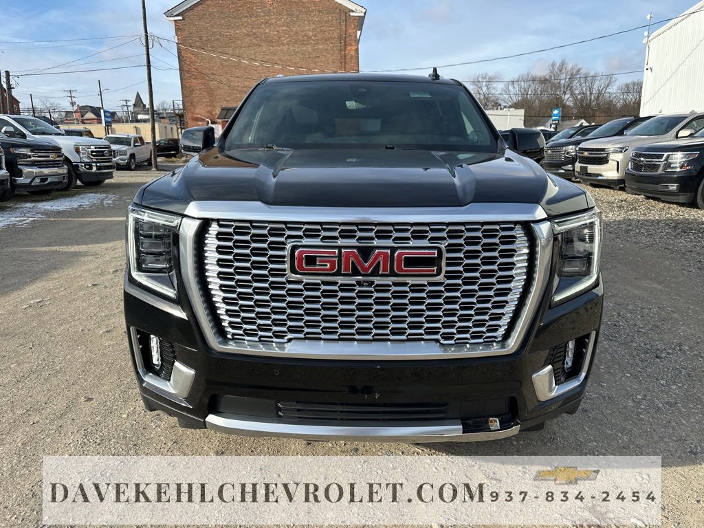 Used 2021 GMC Yukon XL Denali w/ Denali Premium Package image 8