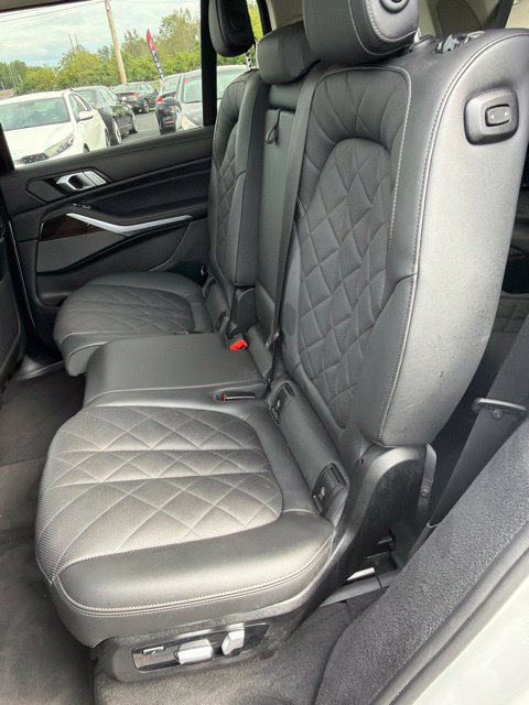 Used 2024 BMW X7 xDrive40i AWD/4WD image 9
