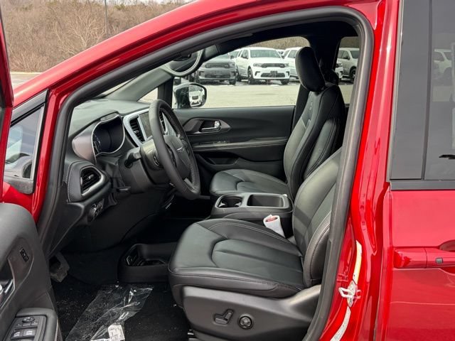 New 2026 Chrysler Pacifica Select w/ S Appearance Package FWD image 17