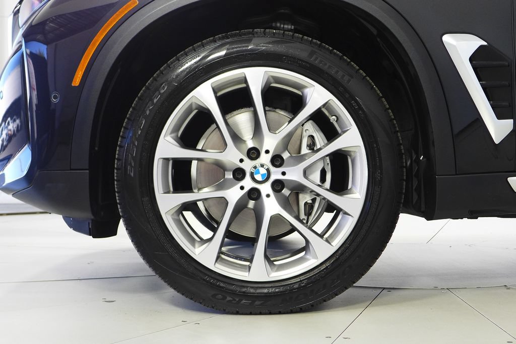 Used 2024 BMW X5 sDrive40i w/ Parking Assistance Package RWD image 5