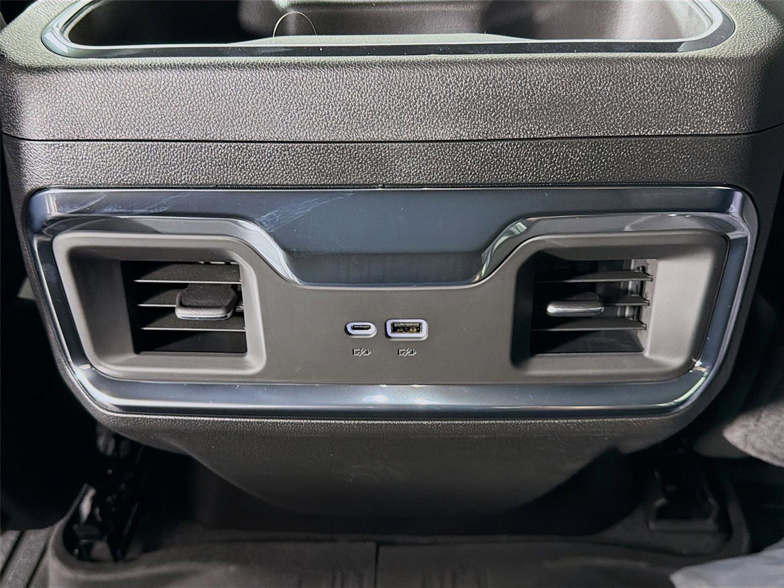 New 2026 GMC Sierra 1500 Elevation image 26