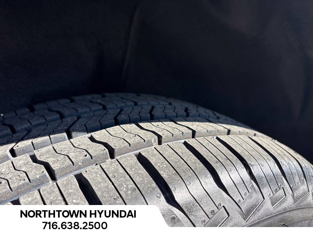 Used 2023 Chevrolet Traverse LS AWD/4WD image 39