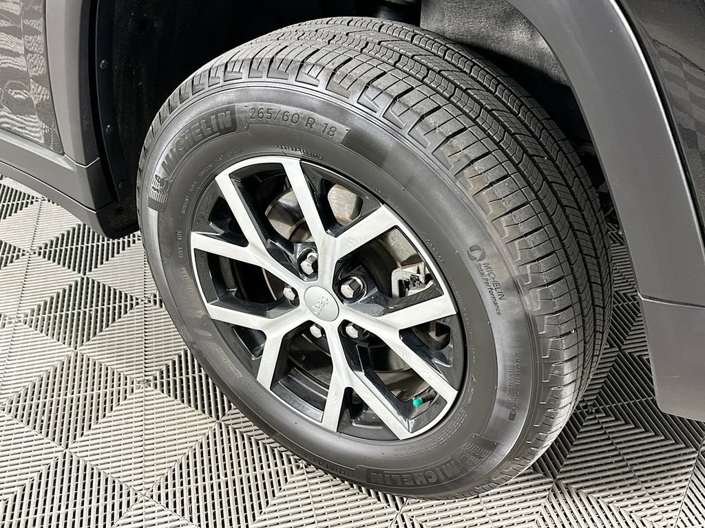 Certified 2025 Jeep Grand Cherokee L Limited image 43