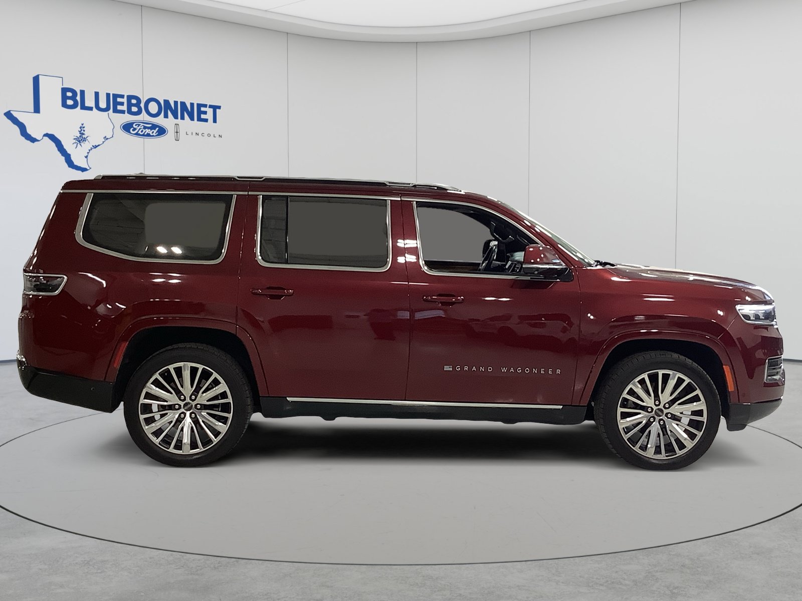 Used 2022 Jeep Grand Wagoneer Series III AWD/4WD image 4