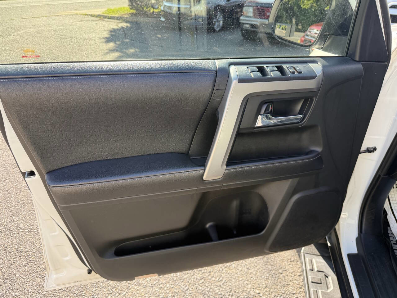 Used 2018 Toyota 4Runner SR5 image 9