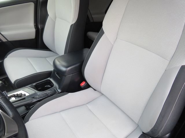 Used 2016 Toyota RAV4 XLE image 17