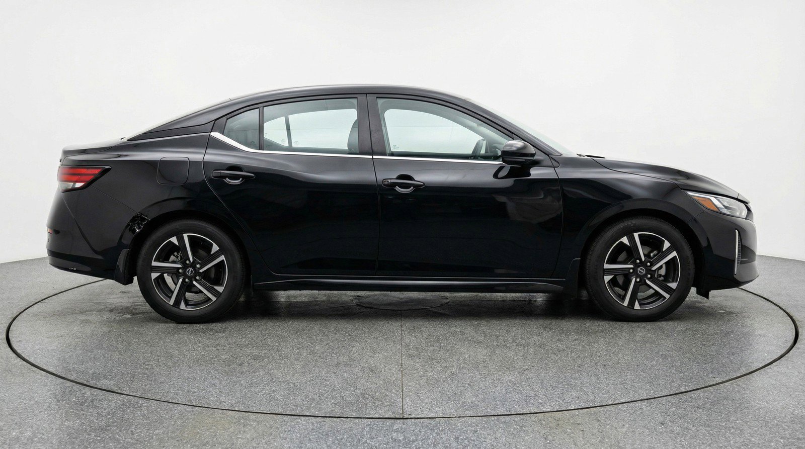 Used 2025 Nissan Sentra SV image 11