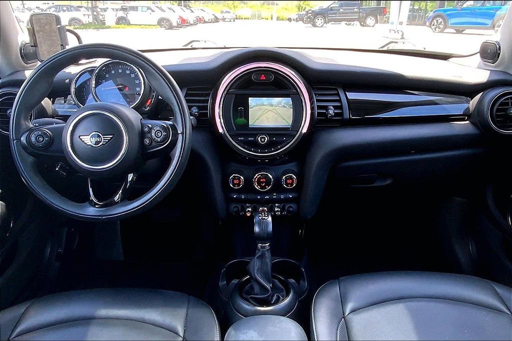 Used 2019 MINI Cooper 2-Door Hardtop w/ Signature Upholstery Package FWD image 12