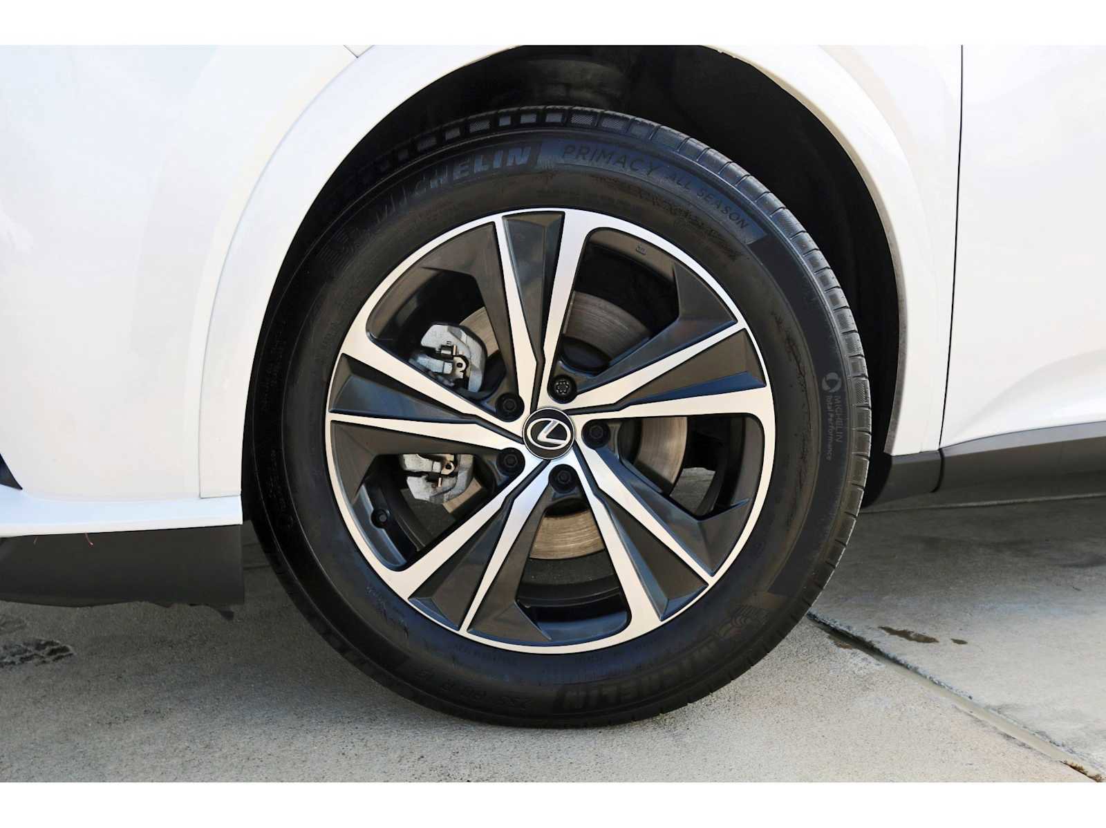 Used 2024 Lexus RX 350 FWD w/ Technology Package image 30