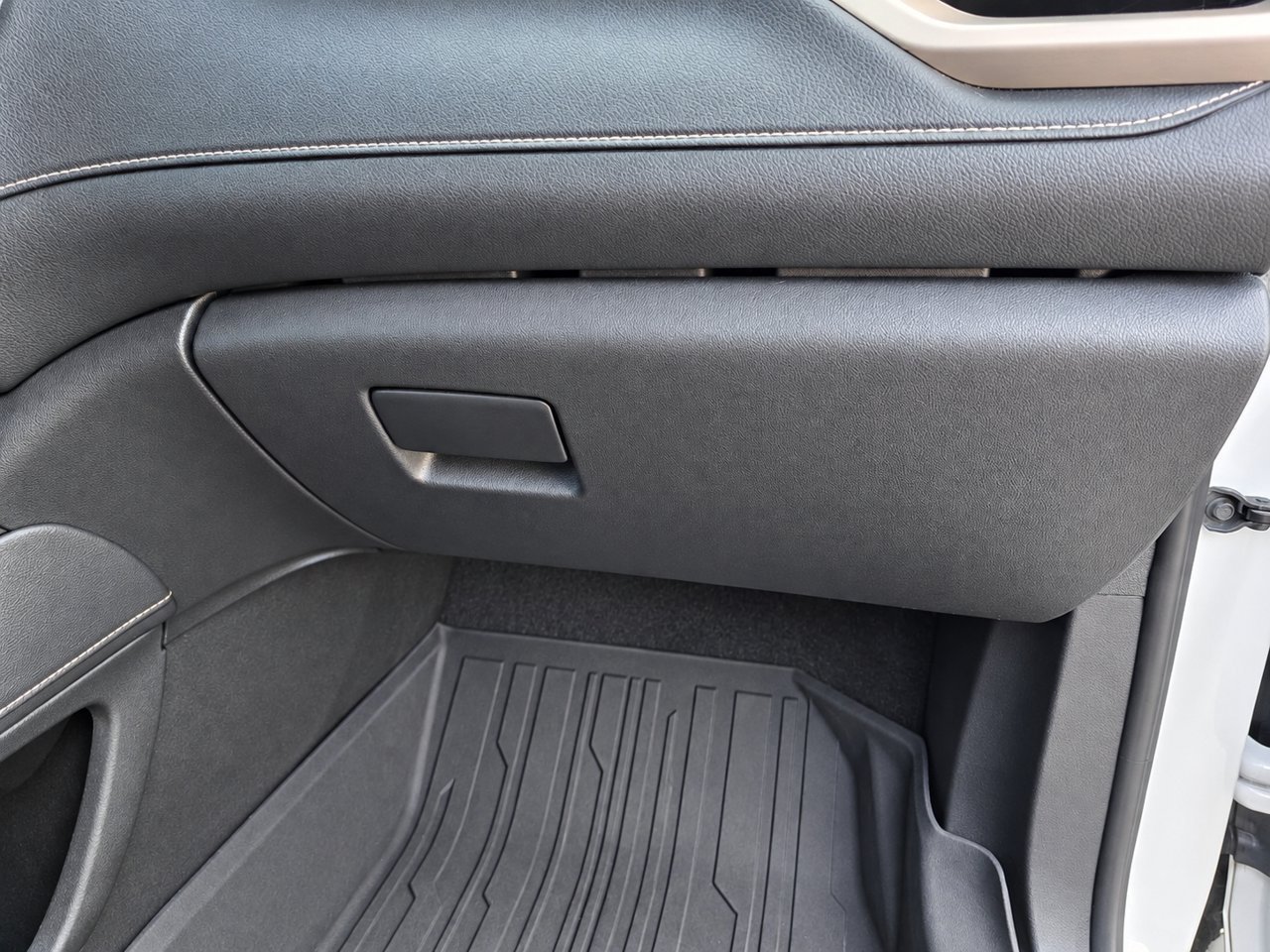Used 2021 GMC Acadia Denali w/ Denali Technology Package FWD image 36
