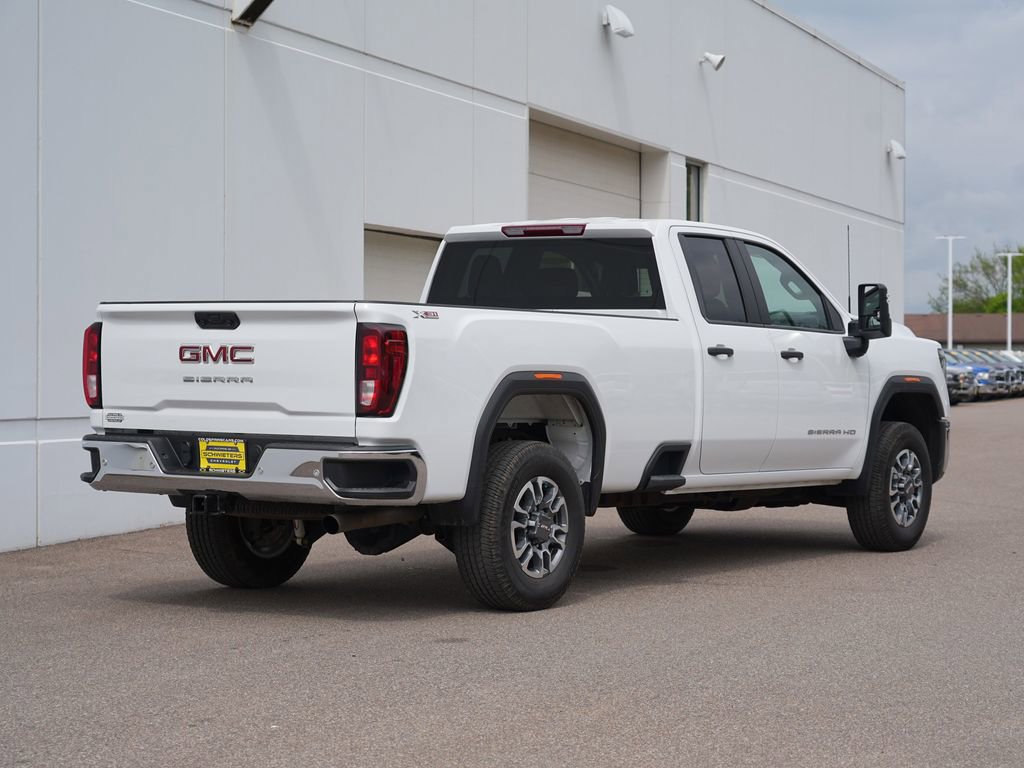 Used 2024 GMC Sierra 3500 Pro AWD/4WD image 3