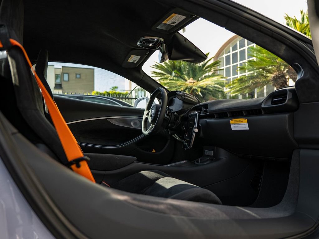 New 2026 McLaren Artura image 10