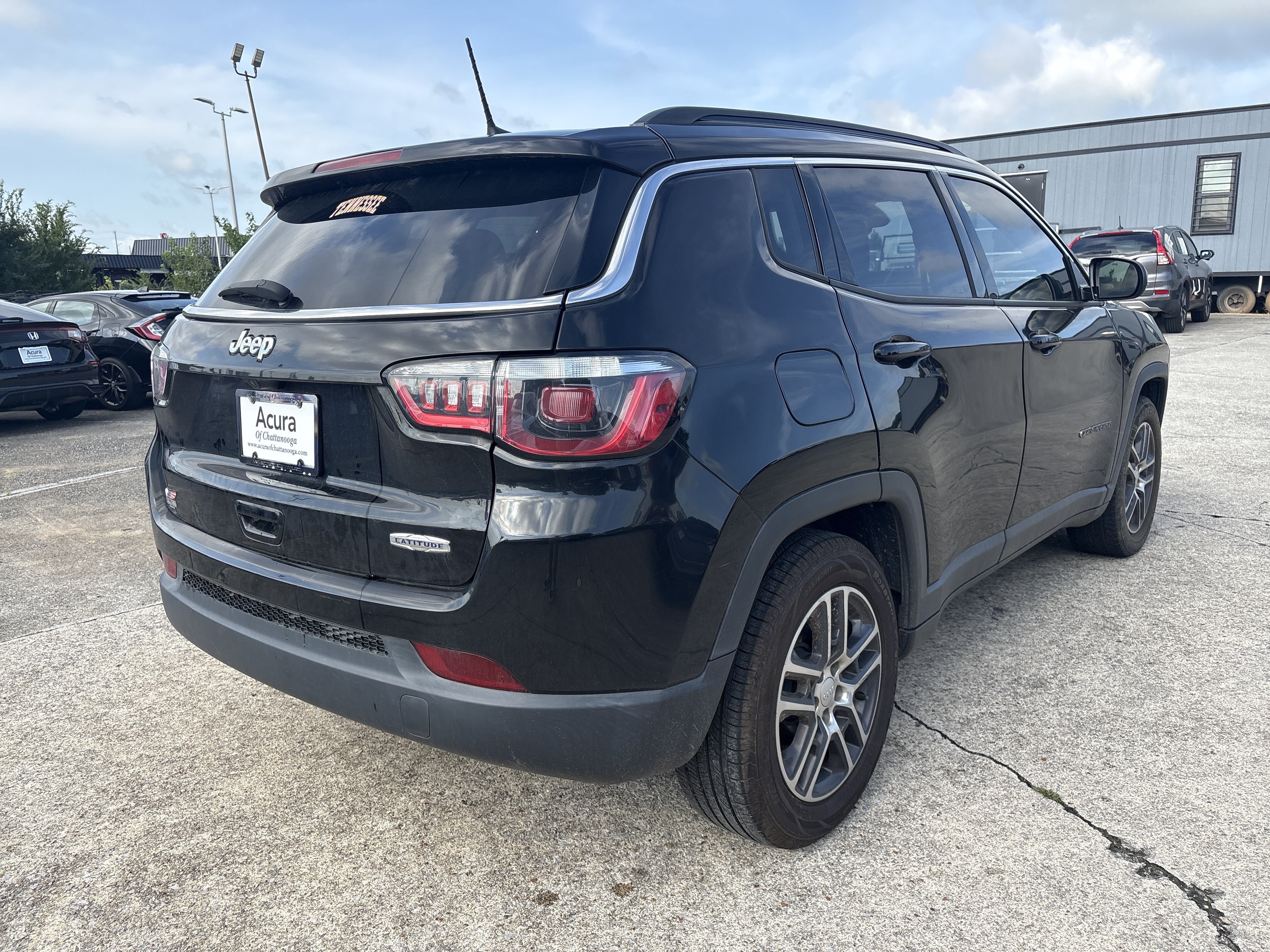 Used 2019 Jeep Compass Latitude w/ Popular Equipment Group FWD image 2