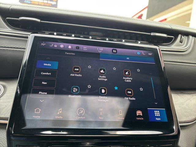 Used 2022 Jeep Grand Cherokee L Overland w/ Luxury Tech Group IV AWD/4WD image 40