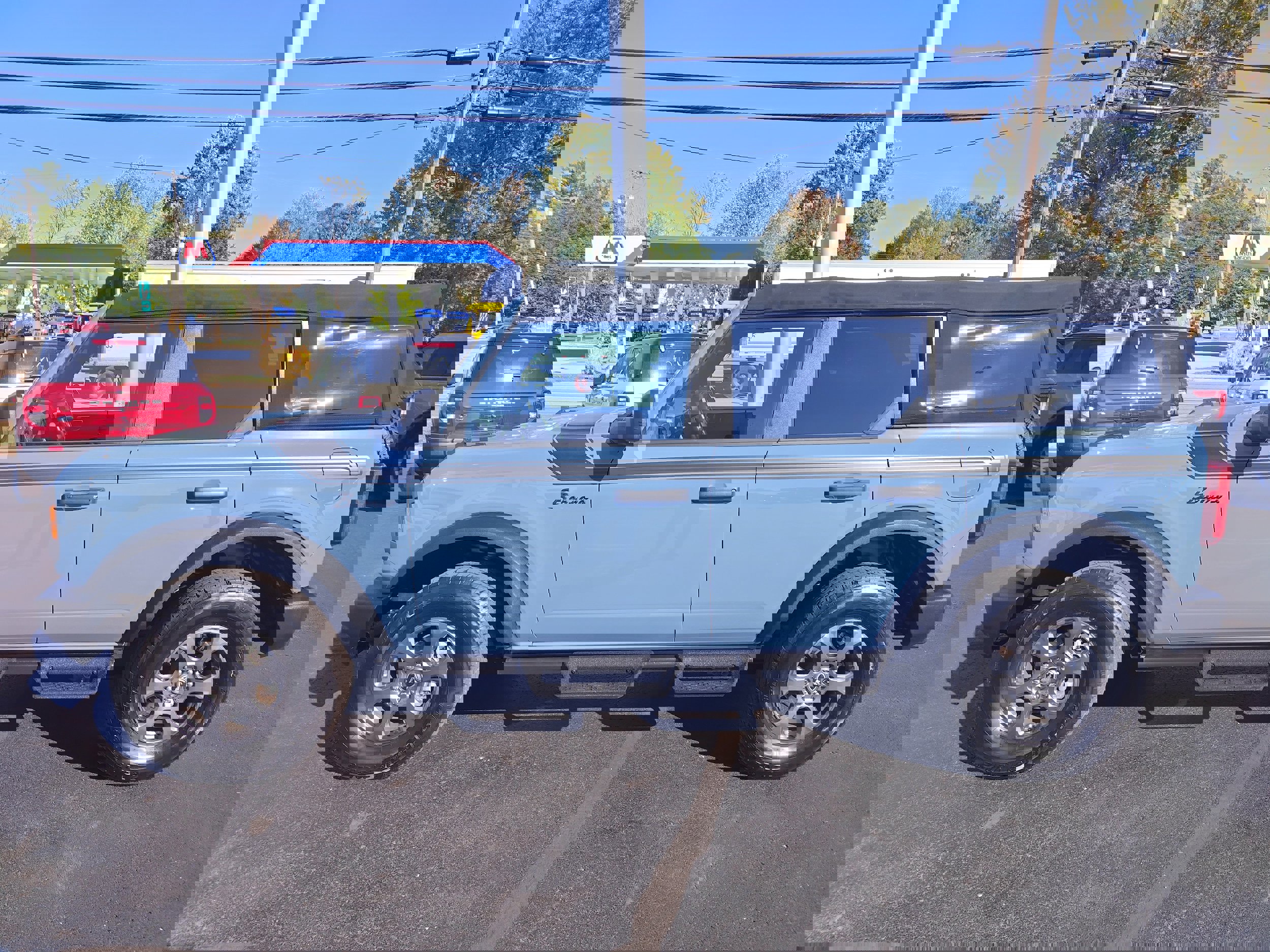 Used 2023 Ford Bronco Big Bend image 1