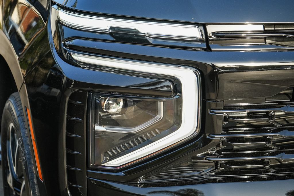 New 2026 Chevrolet Suburban RST w/ Comfort Package AWD/4WD image 9