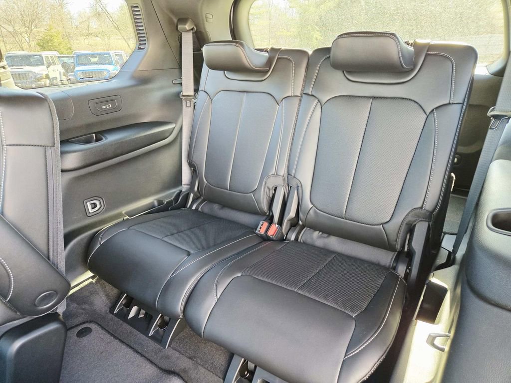 New 2025 Jeep Grand Cherokee L Limited w/ Luxury Tech Group II image 14