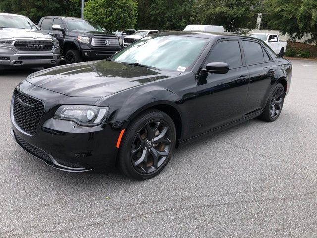 Used 2021 Chrysler 300 Touring w/ Sport Appearance Package RWD image 7