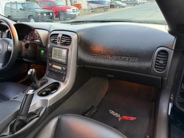 Used 2006 Chevrolet Corvette Convertible w/ Preferred Equipment Group image 28