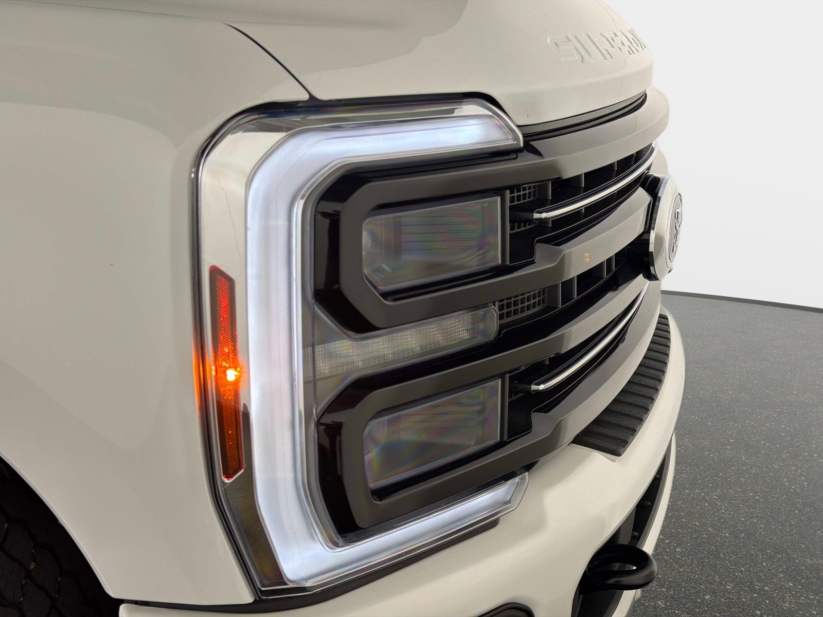 Used 2025 Ford F350 Platinum AWD/4WD image 9