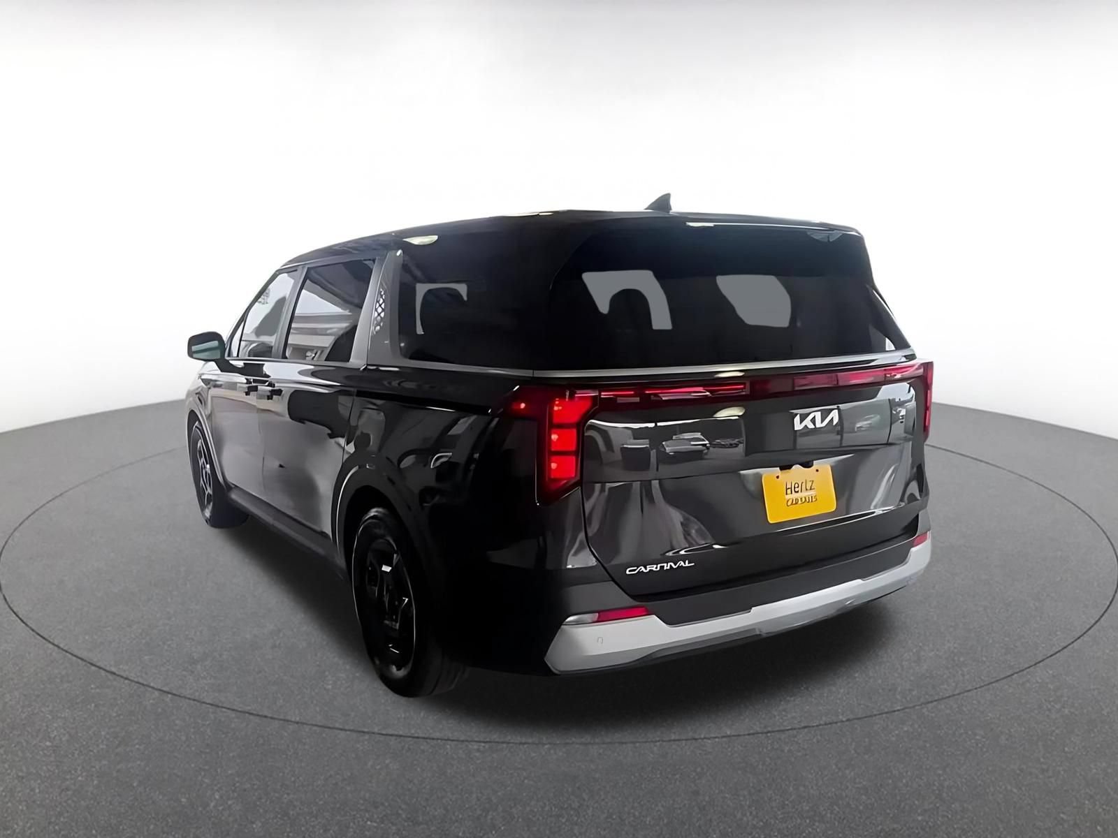 Used 2026 Kia Carnival FWD image 10