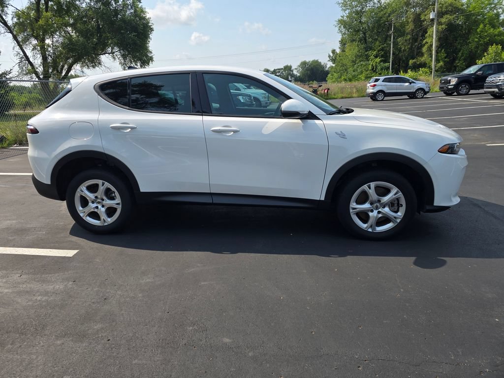 Used 2024 Dodge Hornet GT w/ Cold Weather Group AWD/4WD image 4