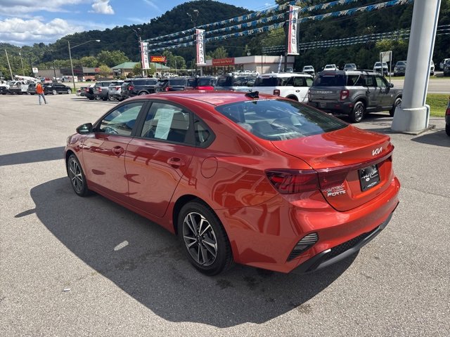 Used 2023 Kia Forte LXS image 5