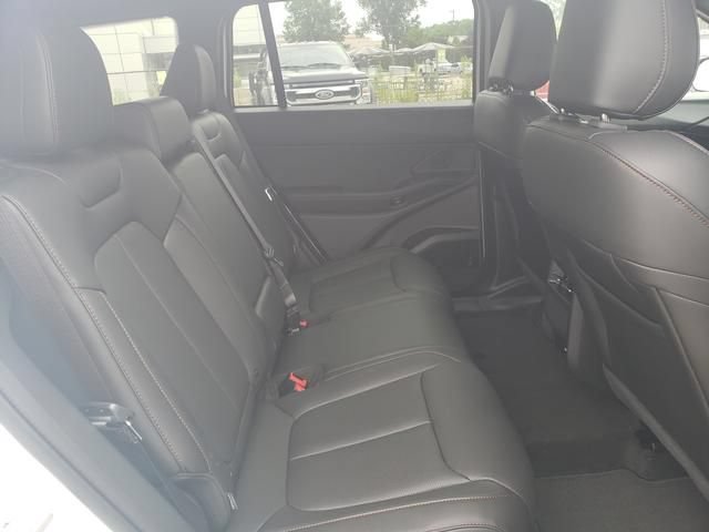 Used 2026 Jeep Cherokee Limited AWD/4WD image 19