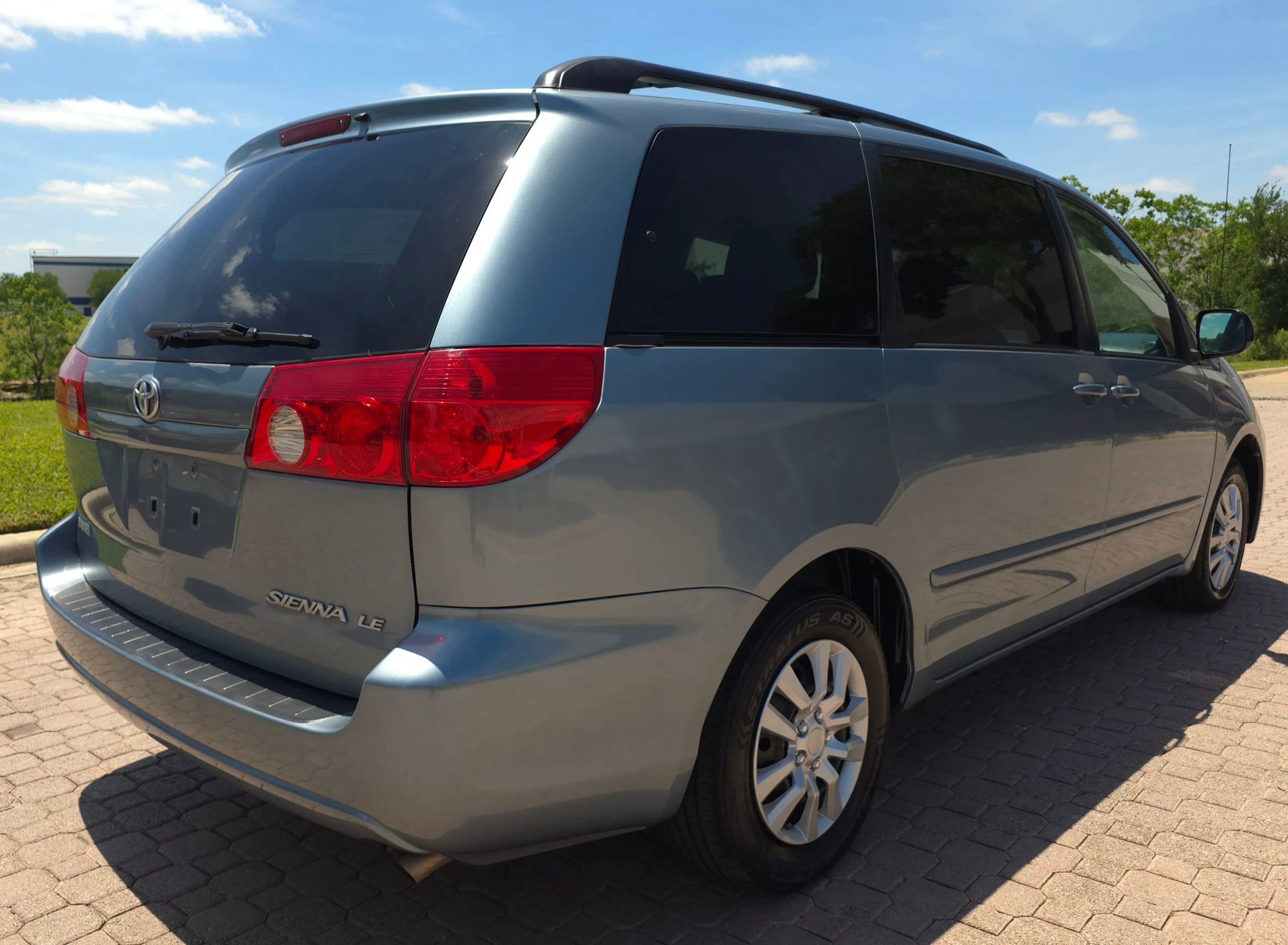 Used 2007 Toyota Sienna LE FWD image 6