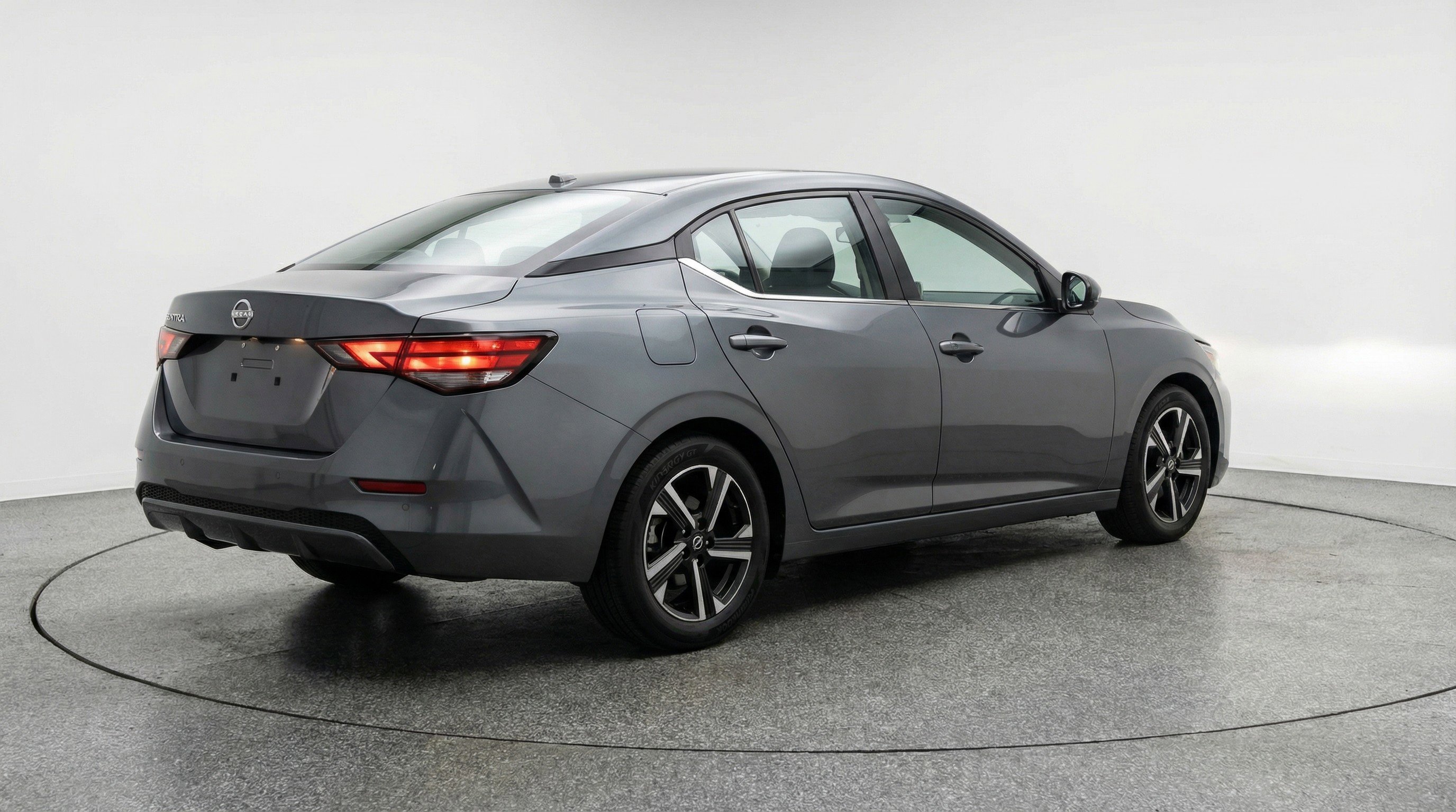 Used 2025 Nissan Sentra SV image 9