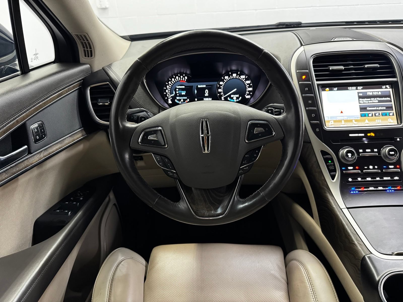 Used 2018 Lincoln MKX Reserve w/ Driver Assistance Package AWD/4WD image 16