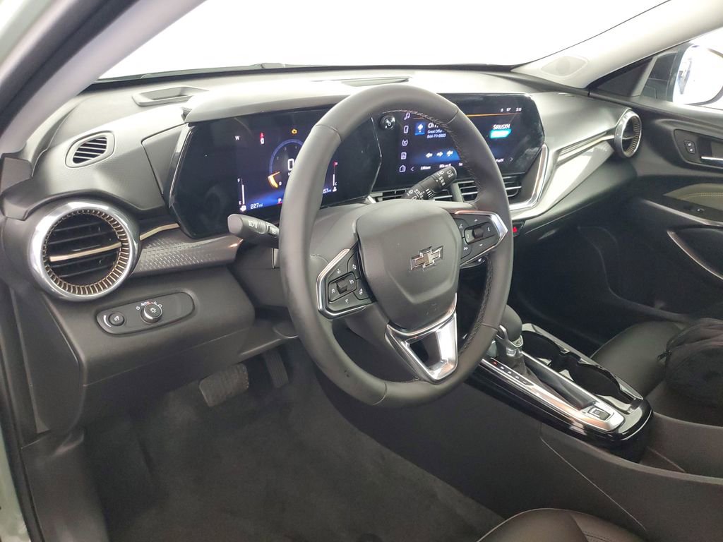 Used 2026 Chevrolet Trax ACTIV image 11