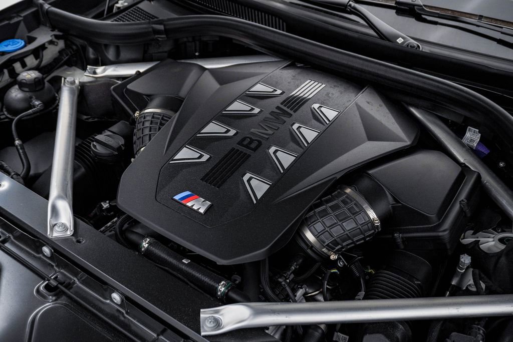 Used 2026 BMW X7 M60i w/ Executive Package image 29