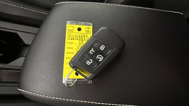 Used 2023 Volkswagen Tiguan SE FWD image 21
