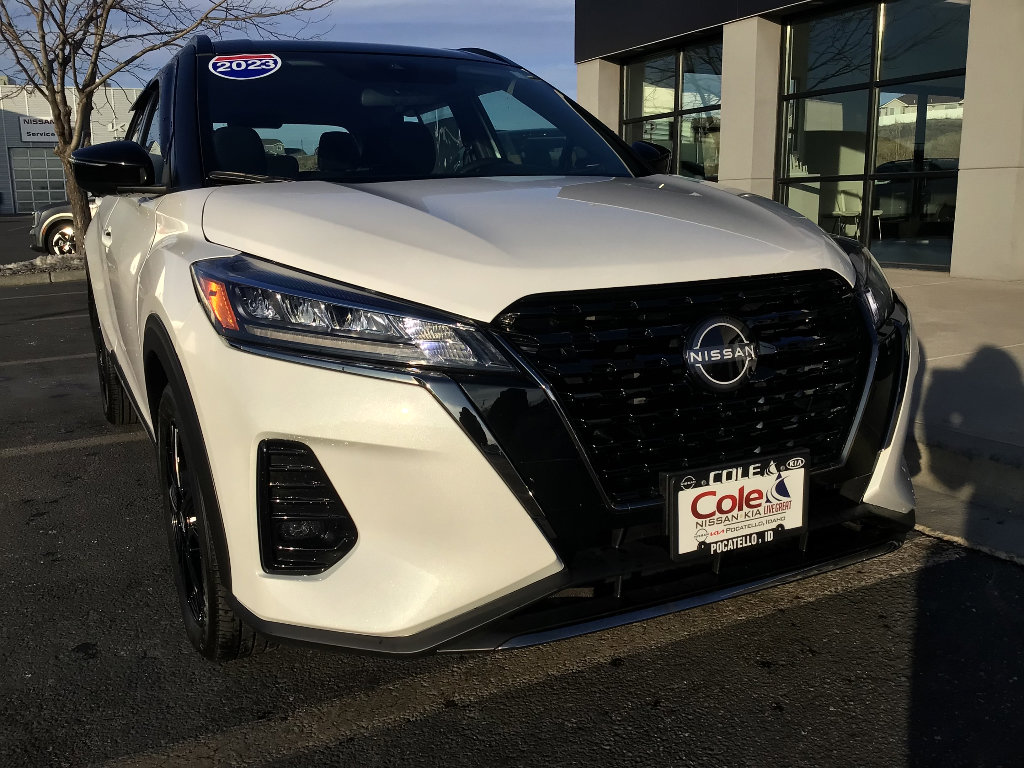 Used 2023 Nissan Kicks SR
