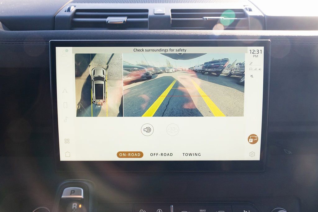 Used 2023 Land Rover Defender 130 X-Dynamic SE image 14