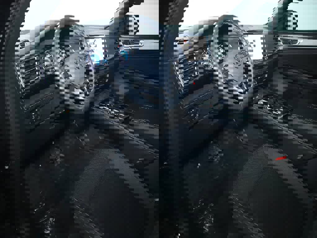 Used 2024 Volkswagen Atlas Cross Sport SE image 17